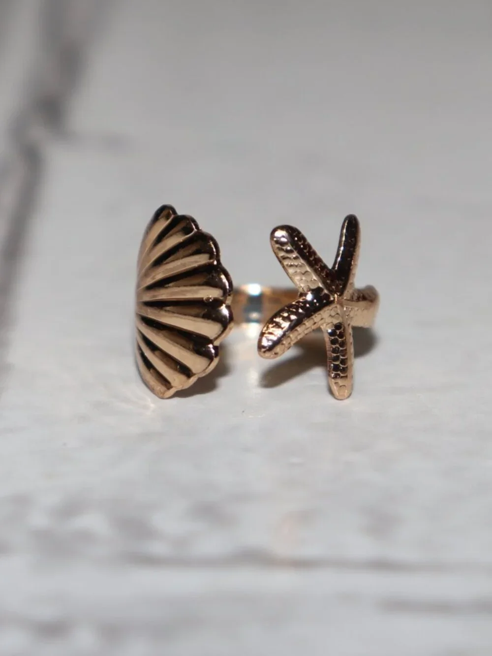 ✨ NWOT Gold Seashell & Starfish Adjustable Ring • Size 8–9 ✨